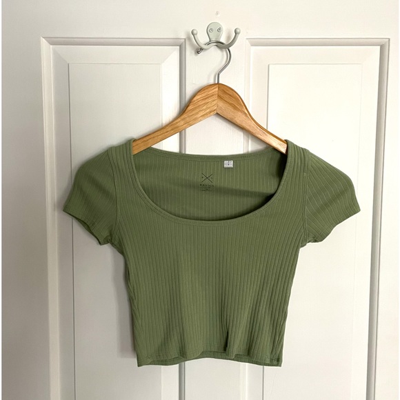 PacSun Tops - Pacsun Basics Ribbed Green Tight Cropped Short Sleeve Size XS